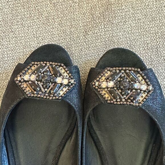 Donald J. Pliner Sonet Beaded Black Suede Peep Toe Low Wedge Sandals Size 9 M - Picture 3 of 5